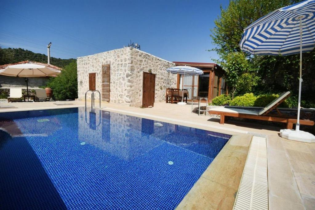 Kilim Kaya * Kinali (Aegean)